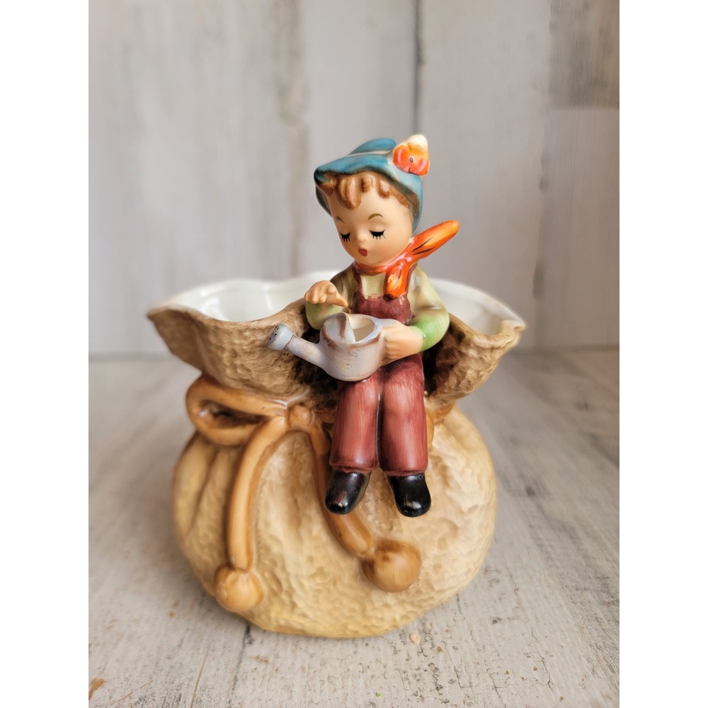 Inarco vintage boy watering can planter unique elf home decor figure‎ plant